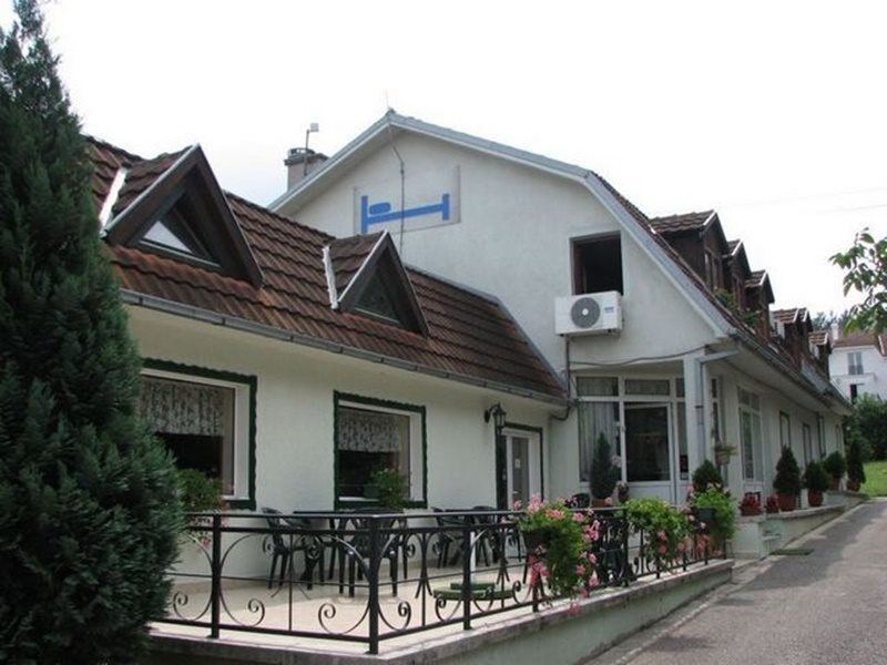 B&B Villa Evandjelina Sremska Kamenica Εξωτερικό φωτογραφία